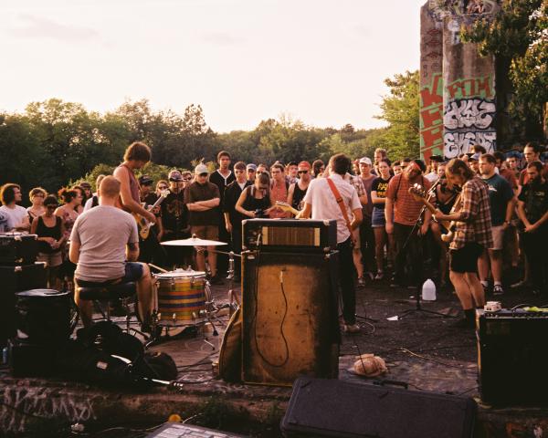 Shot with an Olympus 35RC on Kodak Gold 200.